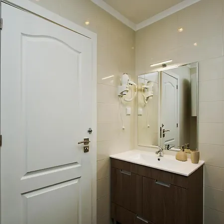 Homestay C&o Alcantara-lisbon *