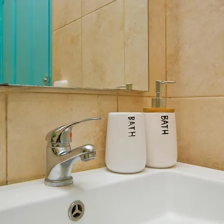 C&o Alcantara-lisbon Homestay